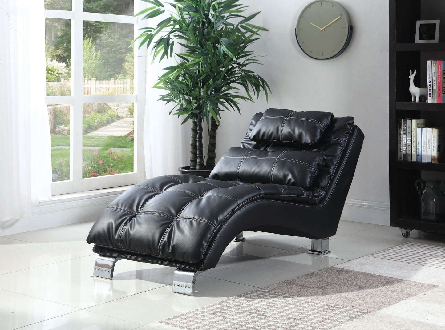 Black chaise lounge massage chair